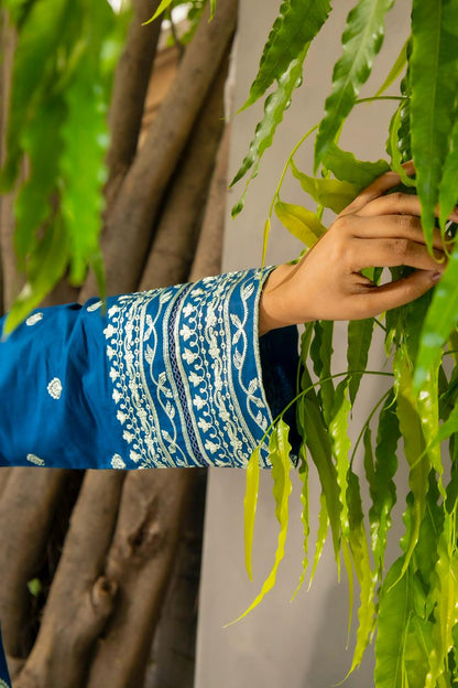 Zafiro Royal Blue 3PC Embroidered Lawn Suit – VLZ-0084
