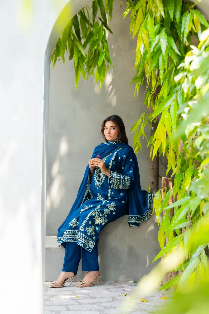 Zafiro Royal Blue 3PC Embroidered Lawn Suit – VLZ-0084
