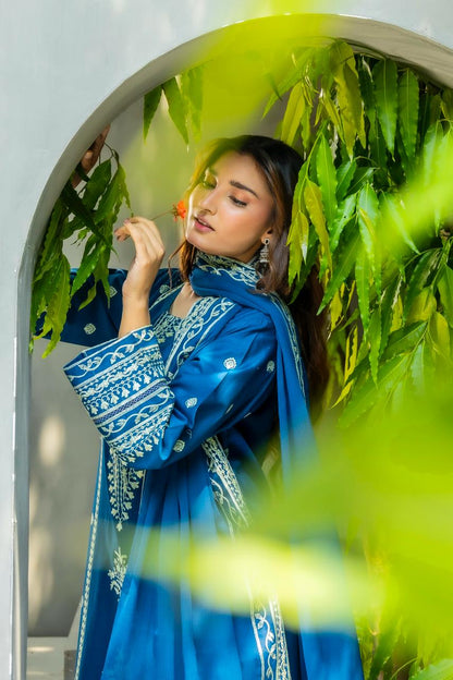 Zafiro Royal Blue 3PC Embroidered Lawn Suit – VLZ-0084