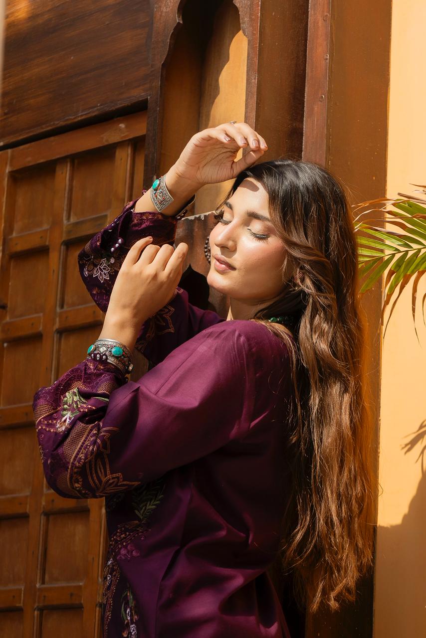 Ciruela Plum 2PC Embroidered Lawn Pret – VLZ-0076